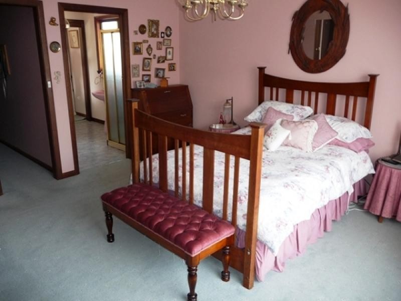 13 Eugene St., Devonport TAS 7310