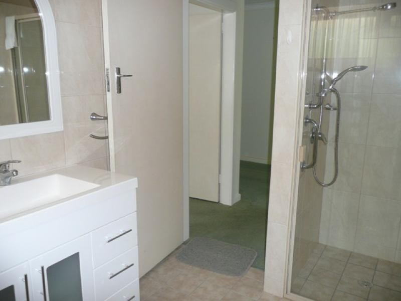 8 Robinson Avenue, Grafton NSW 2460