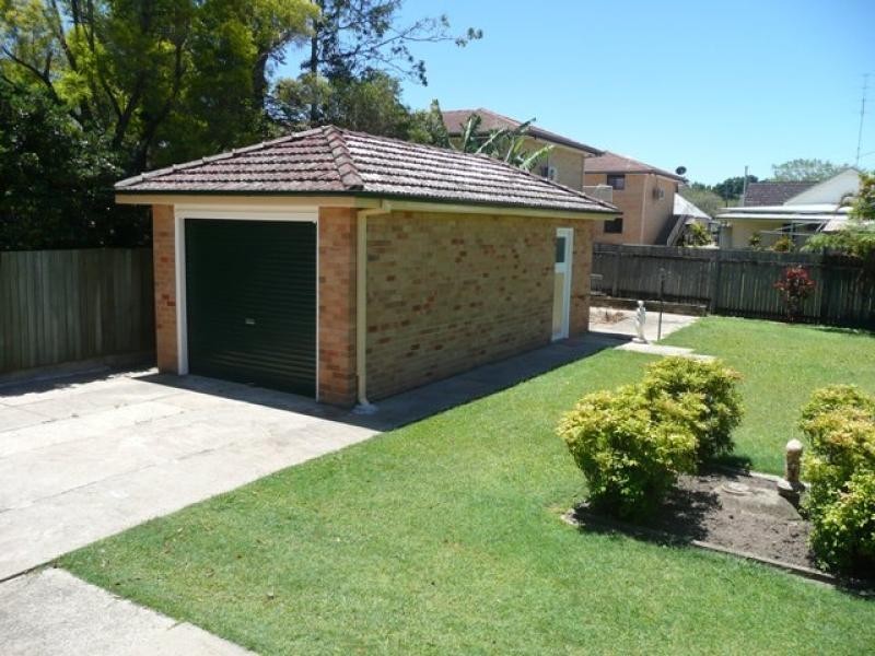 8 Robinson Avenue, Grafton NSW 2460