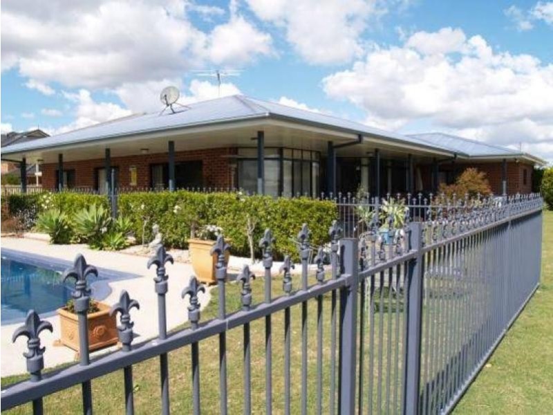 25 North Meadow Drive, Grafton NSW 2460