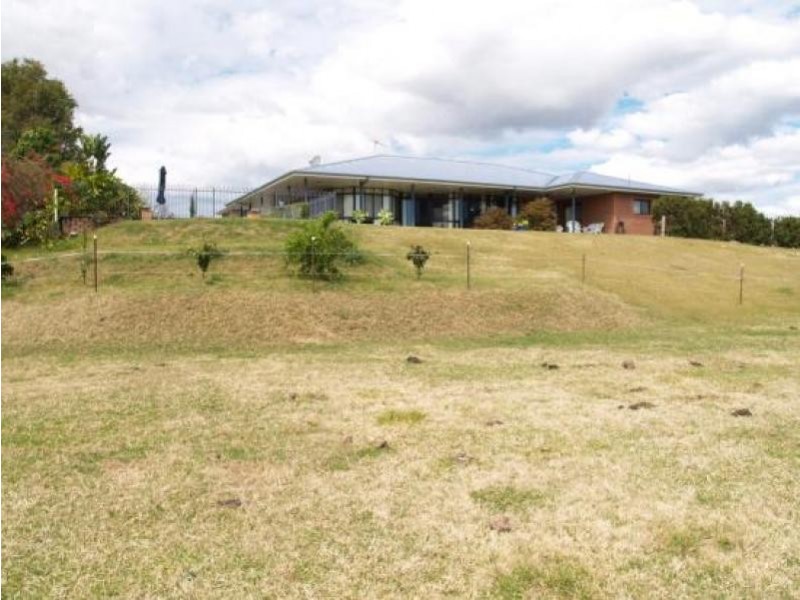 25 North Meadow Drive, Grafton NSW 2460