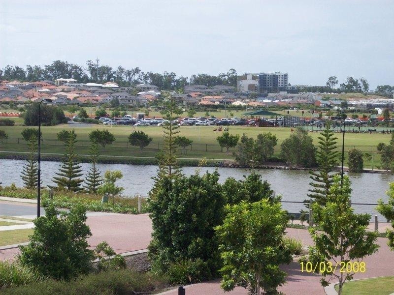 6 MENTON AVENUE, Varsity Lakes QLD 4227