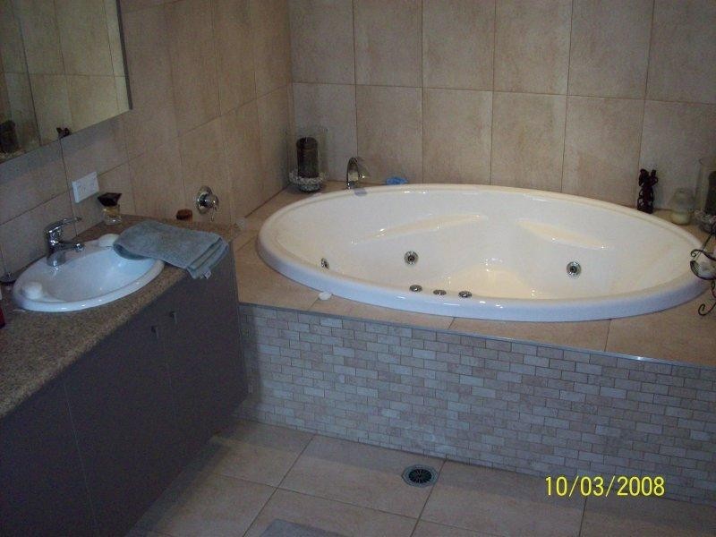 6 MENTON AVENUE, Varsity Lakes QLD 4227