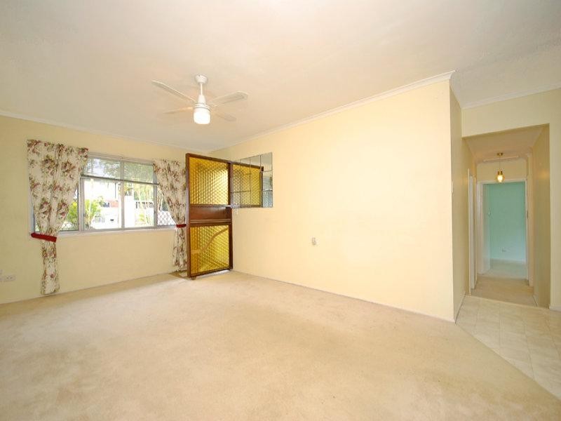 9 Barbaralla Dr, Springwood QLD 4127