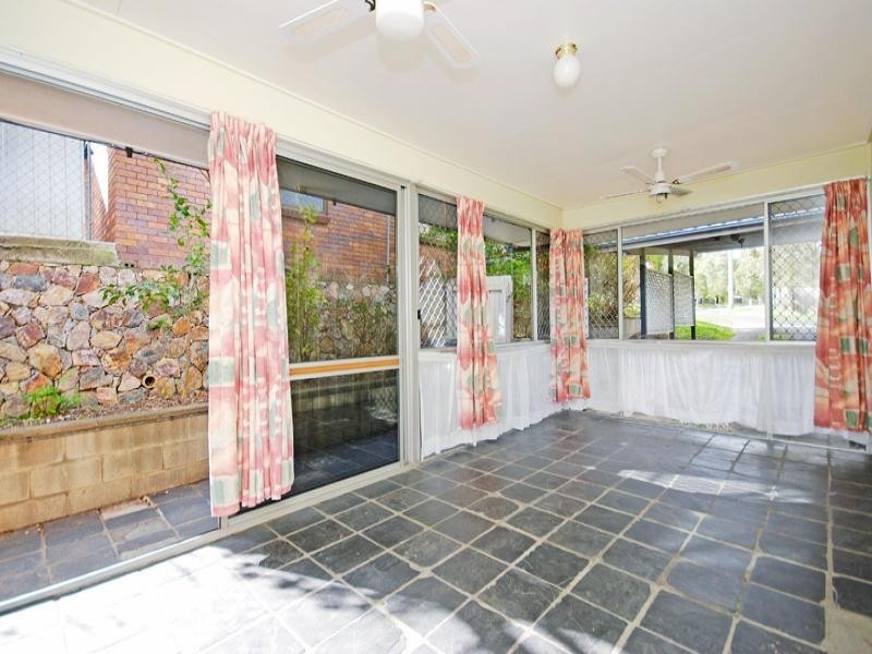 9 Barbaralla Dr, Springwood QLD 4127