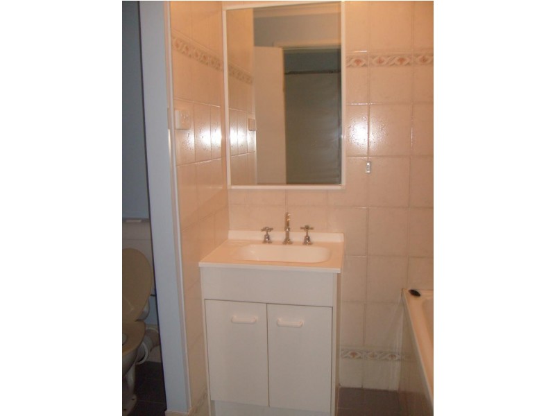 2/23 Tecoma Street, Kingston QLD 4114