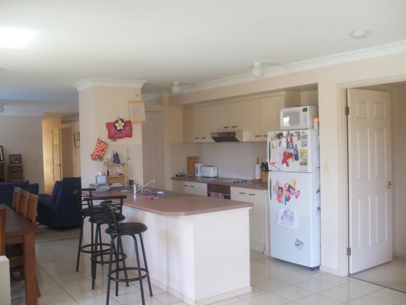 9 Pinedale Crescent, Parkinson QLD 4115