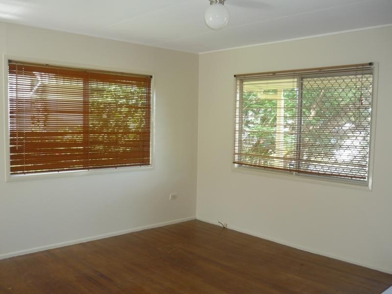 4 Sithney St, Kingston QLD 4114