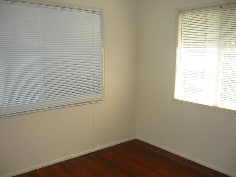 4 Sithney St, Kingston QLD 4114