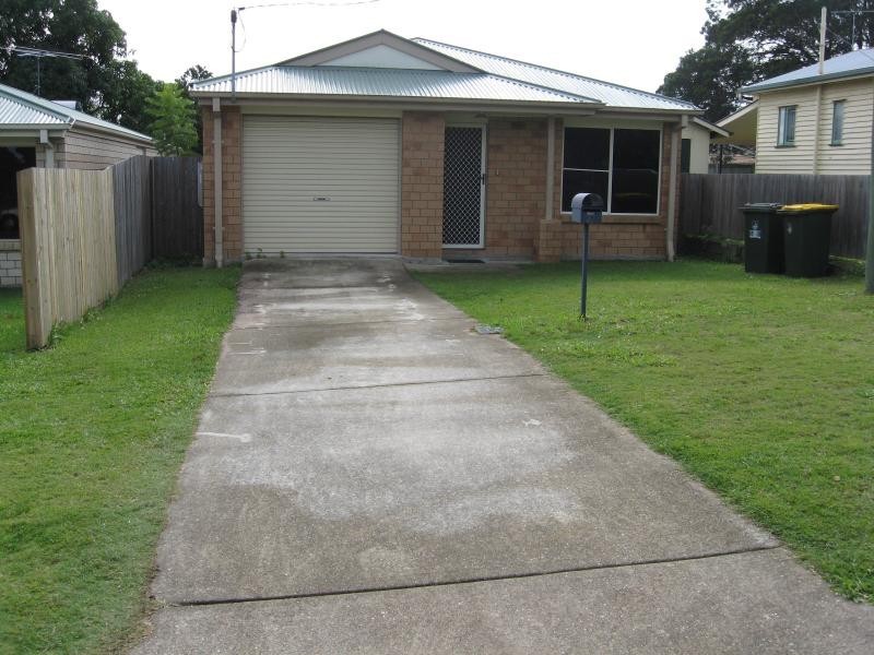 27 Rookwood Av, Coopers Plains QLD 4108