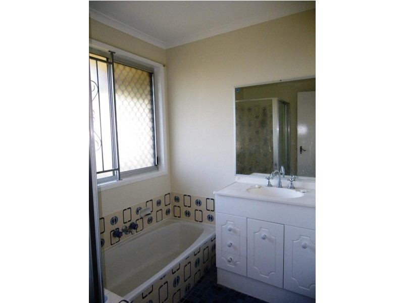 45 Raelene Tce, Springwood QLD 4127