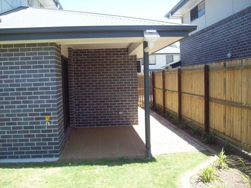 Unit 4/49 Ariel Ave, Kingston QLD 4114