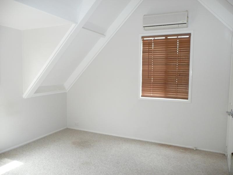 2 Eastwell Ct, Mount Warren Park QLD 4207