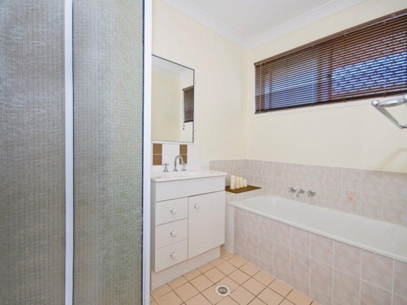 102 Kilsay Crescent, Meadowbrook QLD 4131