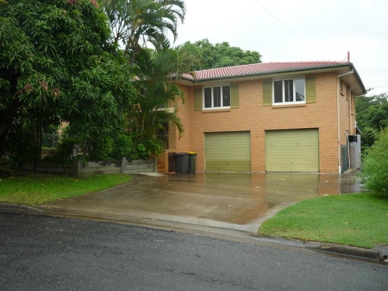 32 GONZALES STREET, Macgregor QLD 4109