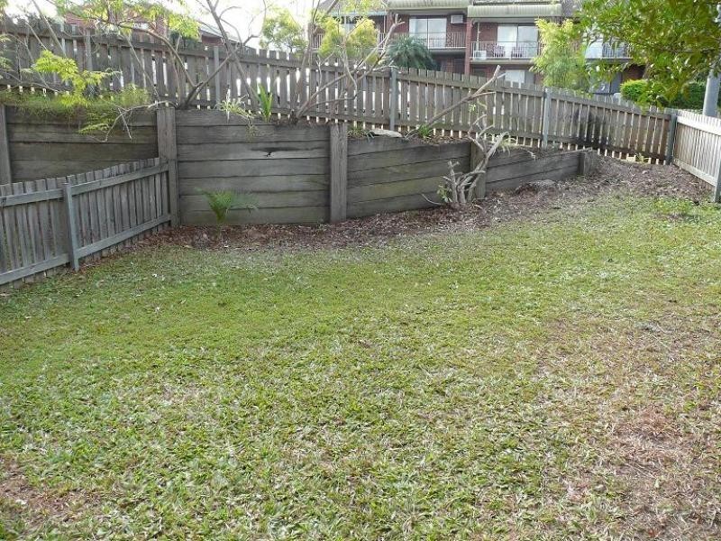 Unit 1/4 Amie Court, Springwood QLD 4127