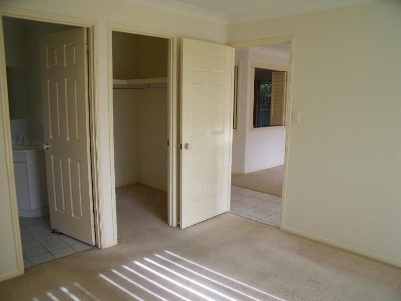 4 JASMINA PARADE, Waterford QLD 4133