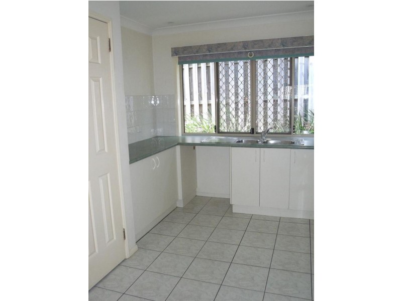 4 JASMINA PARADE, Waterford QLD 4133