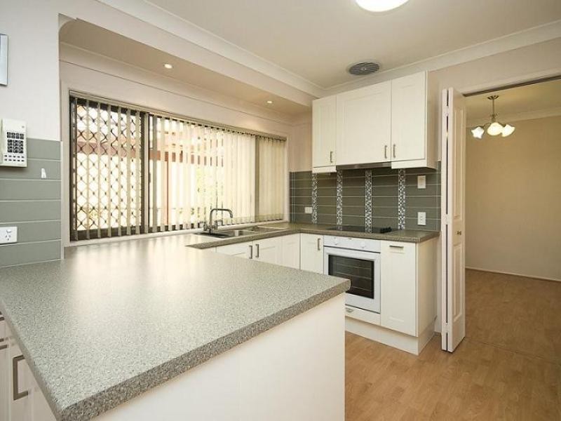 1 Bates Street, Springwood QLD 4127