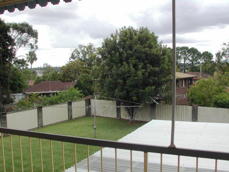 37 Lenore crescent, Springwood QLD 4127
