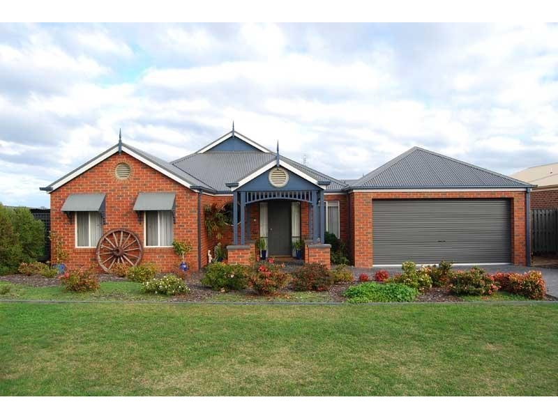 19 Charlton Place, Bairnsdale VIC 3875