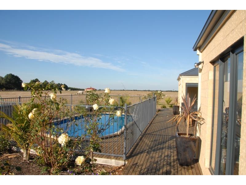 185 BENGWORDEN ROAD, Bairnsdale VIC 3875