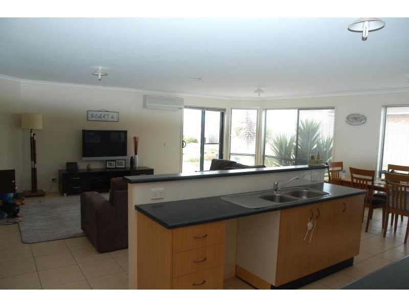 9 The Backwater, Bairnsdale VIC 3875