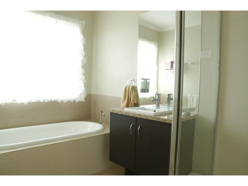 11 Clematis Court, Bairnsdale VIC 3875