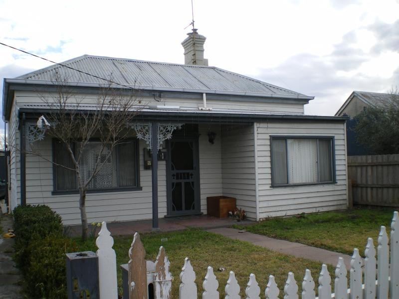 104 PEARSON STREET, Bairnsdale VIC 3875