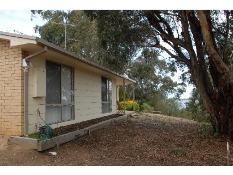28 Beach Road, Metung VIC 3904