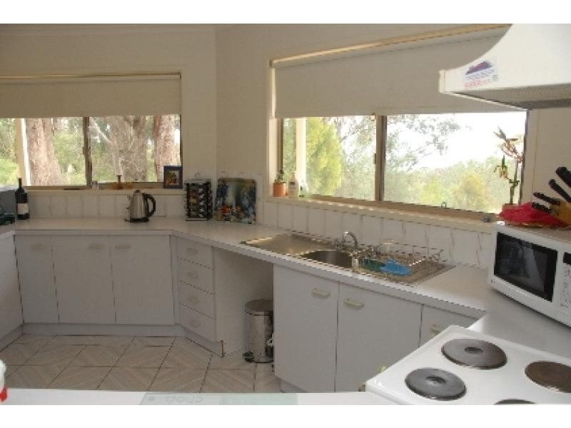 28 Beach Road, Metung VIC 3904