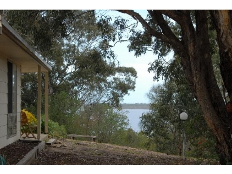 28 Beach Road, Metung VIC 3904