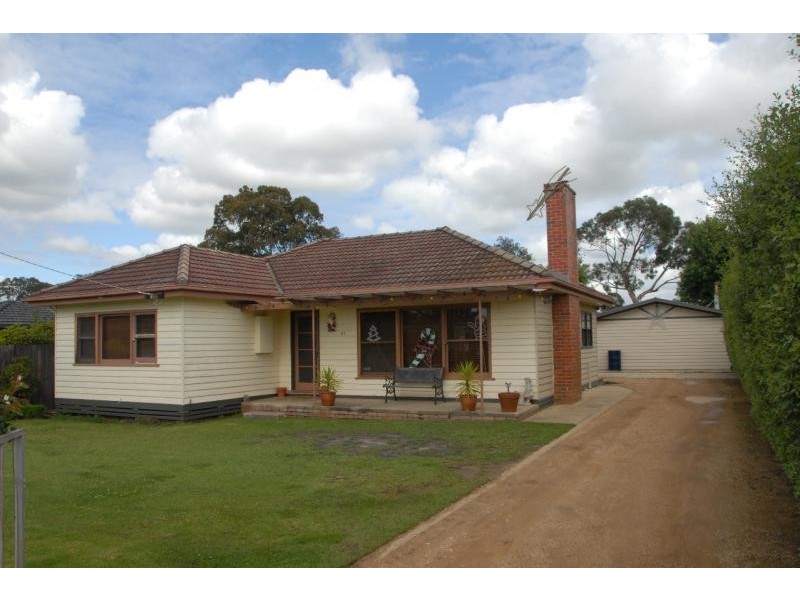 42 McEacharn Street, Bairnsdale VIC 3875