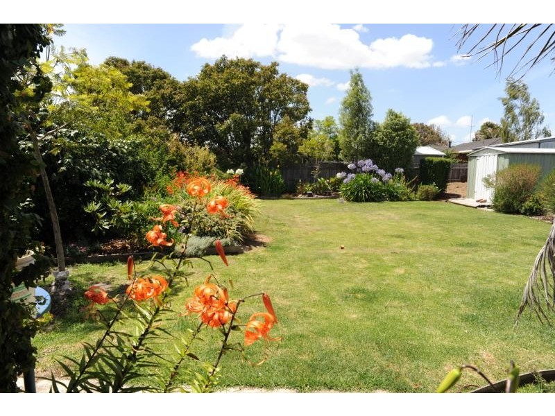 77 Bredt Street, Bairnsdale VIC 3875