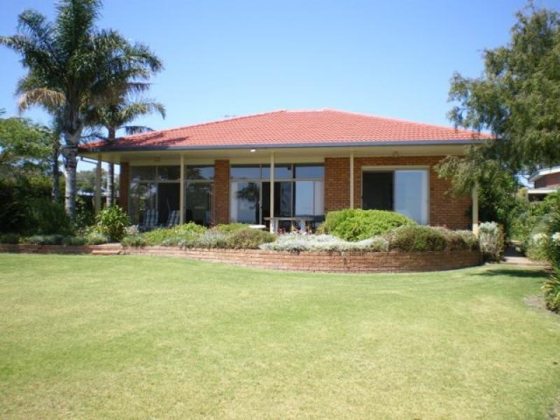 219 Bay Rd, Eagle Point VIC 3878