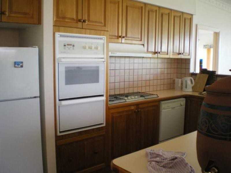 219 Bay Rd, Eagle Point VIC 3878