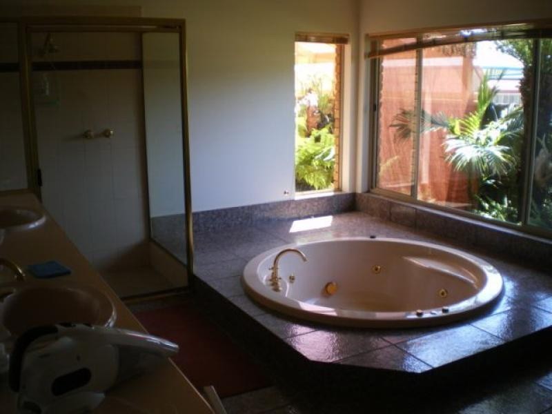 219 Bay Rd, Eagle Point VIC 3878