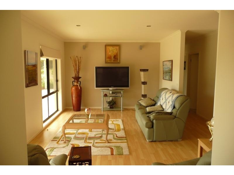 10 Lake Victoria Road, Eagle Point VIC 3878