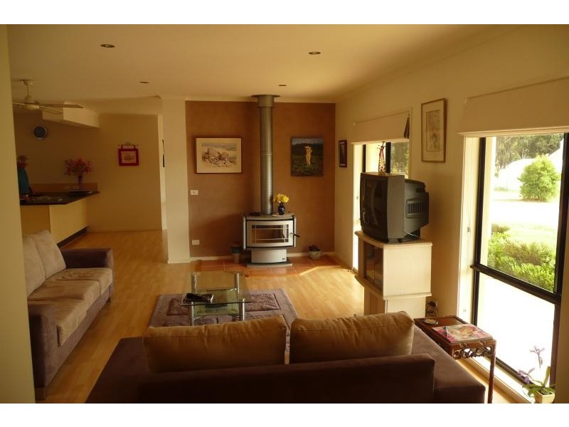 10 Lake Victoria Road, Eagle Point VIC 3878