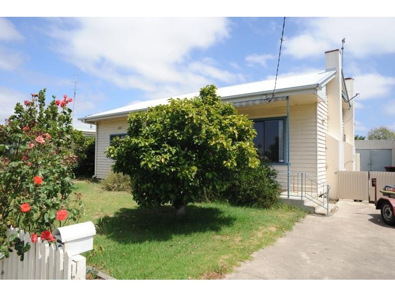 8 McKean Street, Bairnsdale VIC 3875