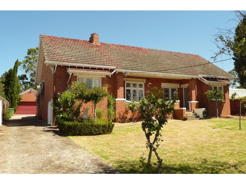 17 Bent Street, Bairnsdale VIC 3875