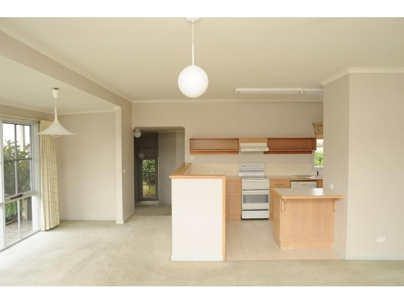 44 Robb Street, Bairnsdale VIC 3875