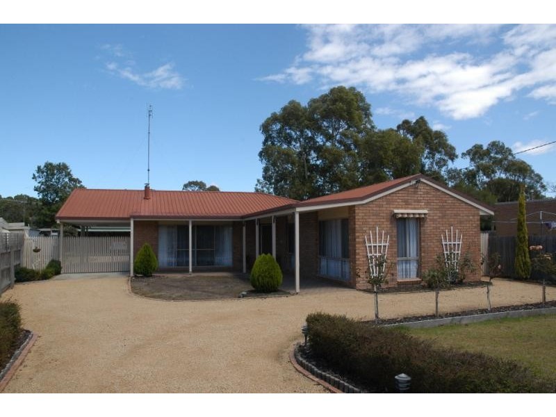 17 White Court, Eagle Point VIC 3878