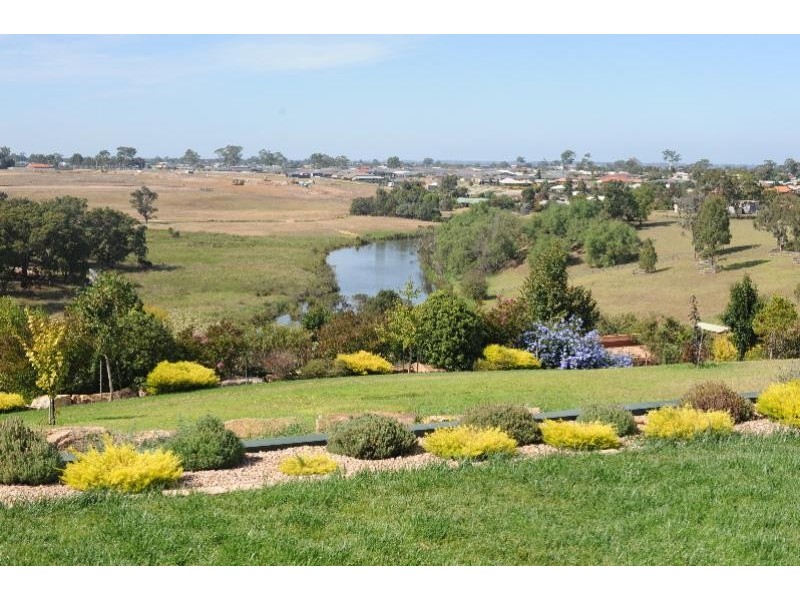 8 Marrah Drive Wy Yung, Bairnsdale VIC 3875