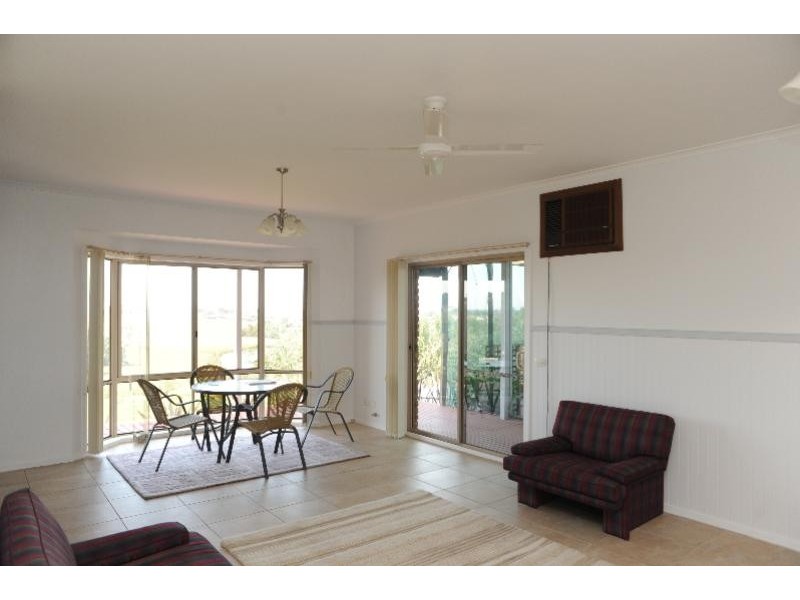 8 Marrah Drive Wy Yung, Bairnsdale VIC 3875