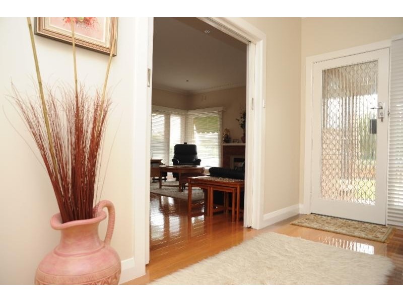 6 McCulloch Street, Bairnsdale VIC 3875