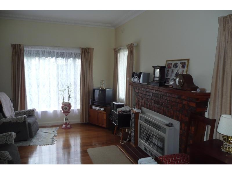 61 Hadfield Street, Bairnsdale VIC 3875