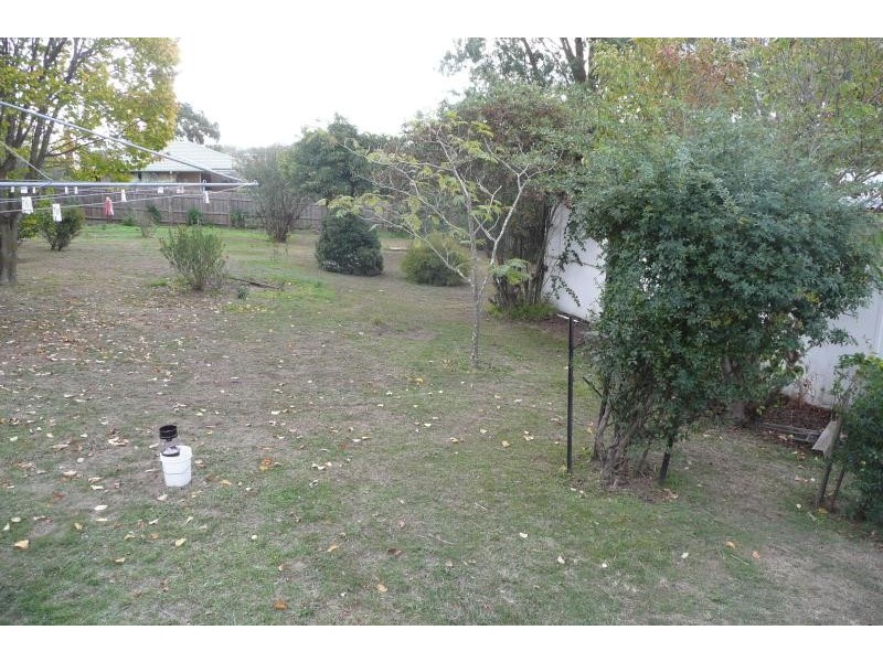 61 Hadfield Street, Bairnsdale VIC 3875