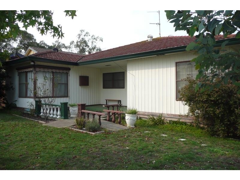 14 Charles Street, Bairnsdale VIC 3875