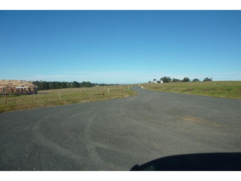 16 Kingsley Drive, Bairnsdale VIC 3875